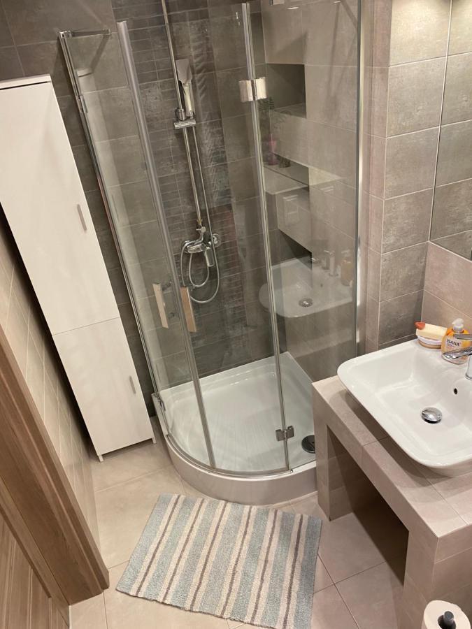Dyrekcyjna Apartment Wrocław Eksteriør bilde