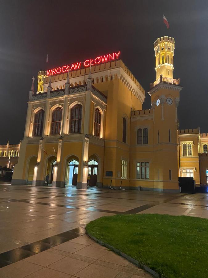 Dyrekcyjna Apartment Wrocław Eksteriør bilde
